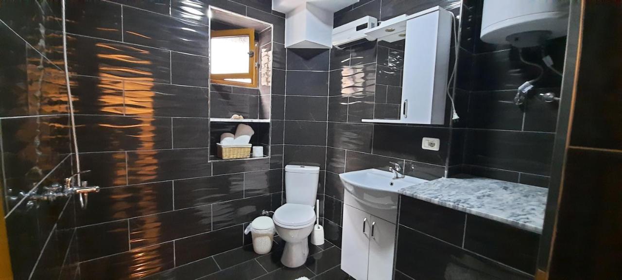 Apartament Clara Permet Leilighet Eksteriør bilde
